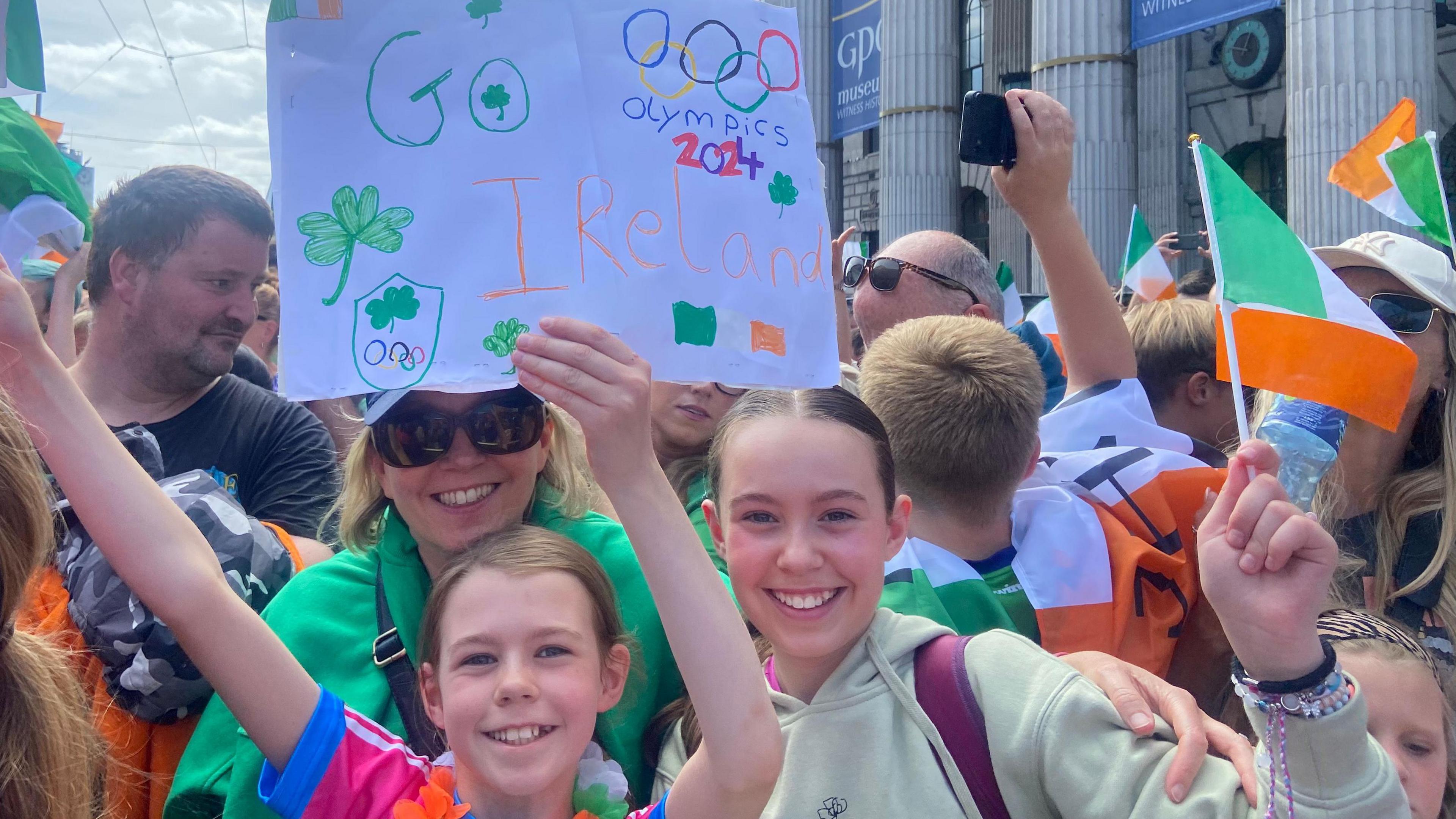 Crowds in Dublin to greet Team Ireland