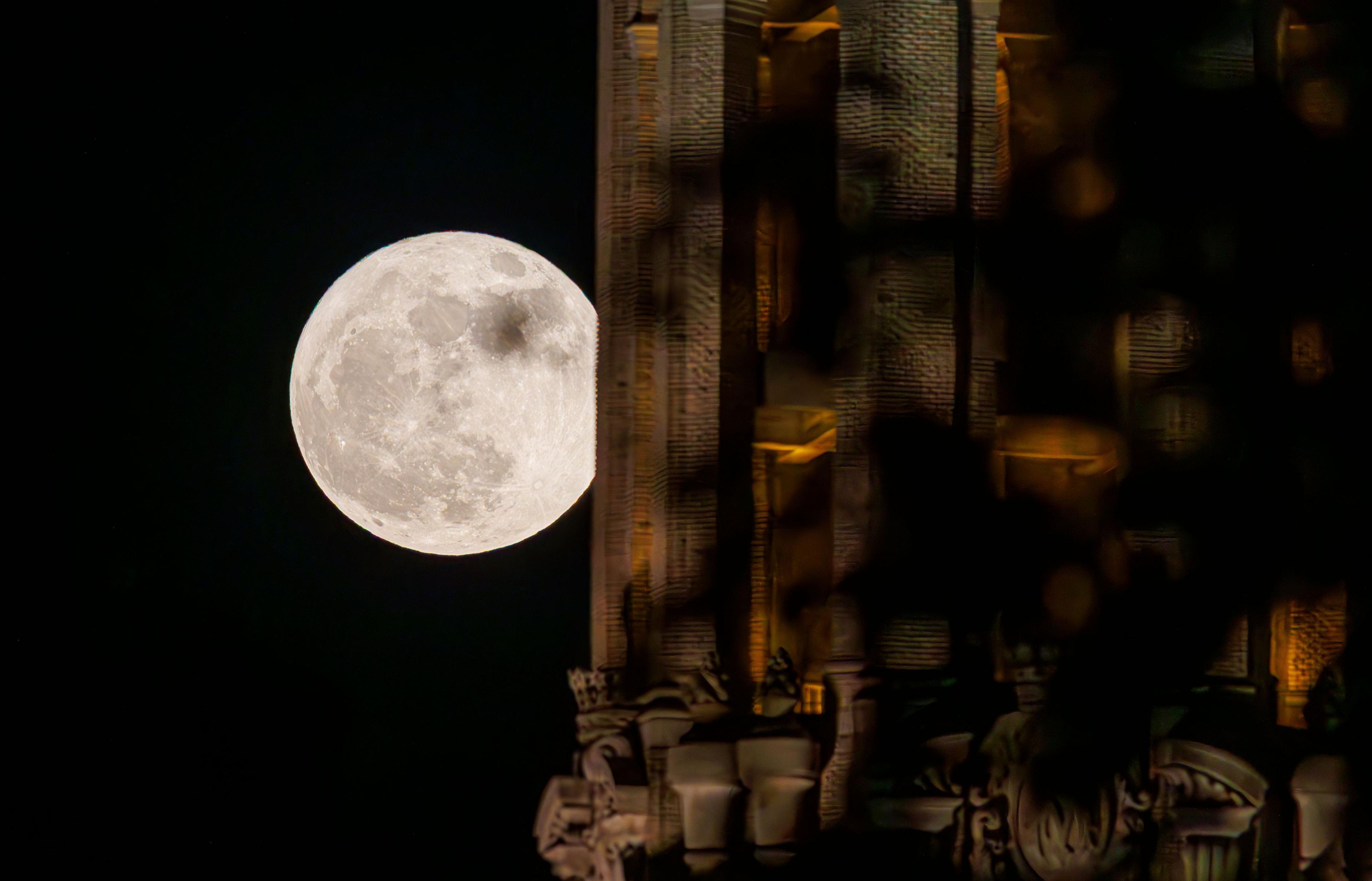 A full moon is seen next to El Pilar Basilica in Zaragoza, Spain, 12 May 2025 (issued 13 May 2025). The full Moon in May is known as the Flower Moon.
Full moon shines in Spain, Zaragoza - 12 May 2025