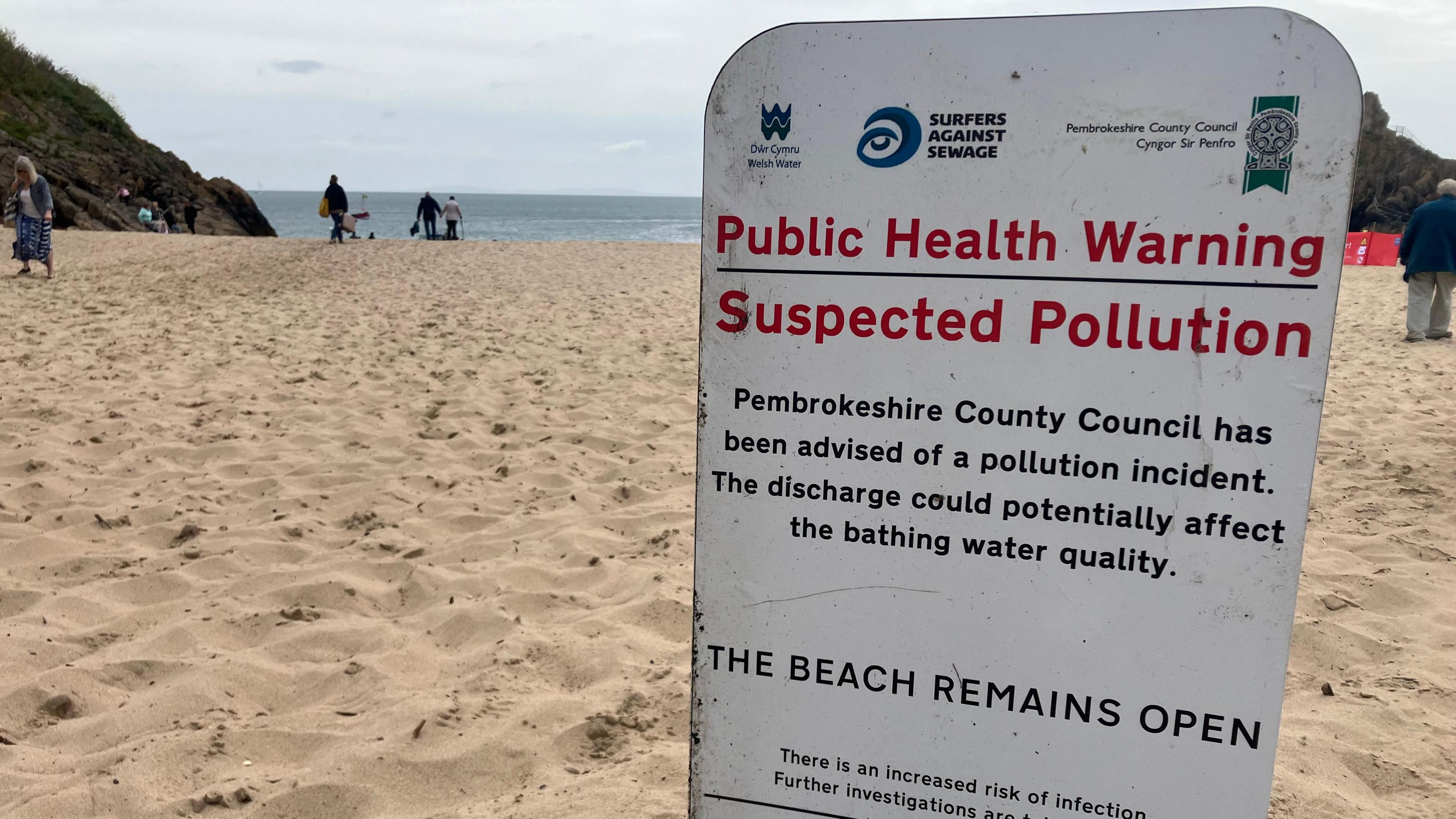 Pollution incident in the sea at Tenby.