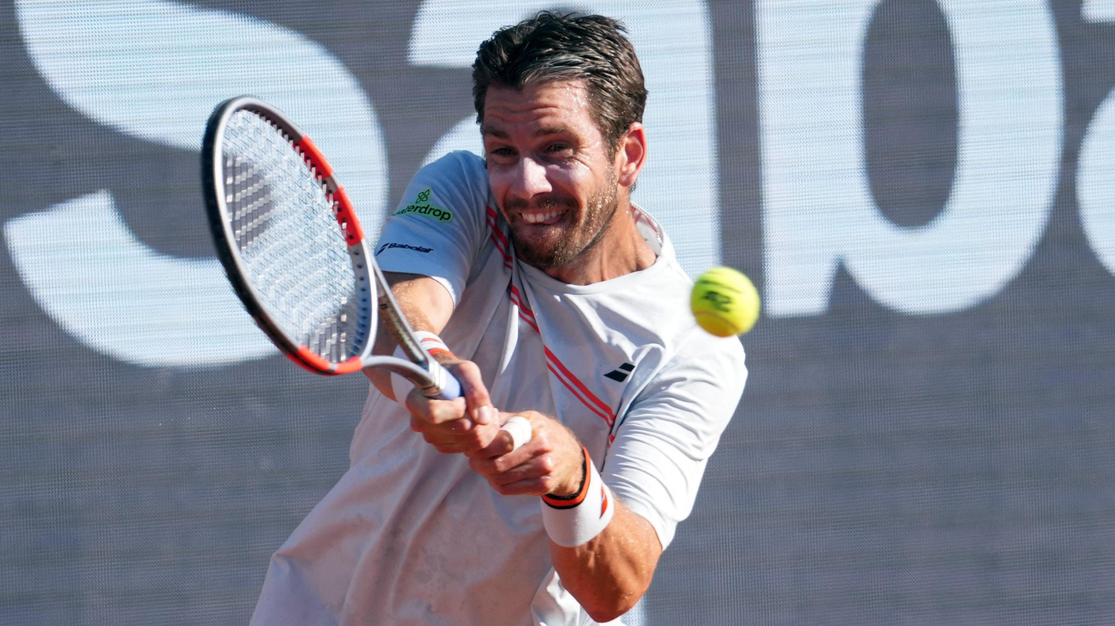 Cameron Norrie plays a forehand in his defeat to Rafael Jodar at the Barcelona Open