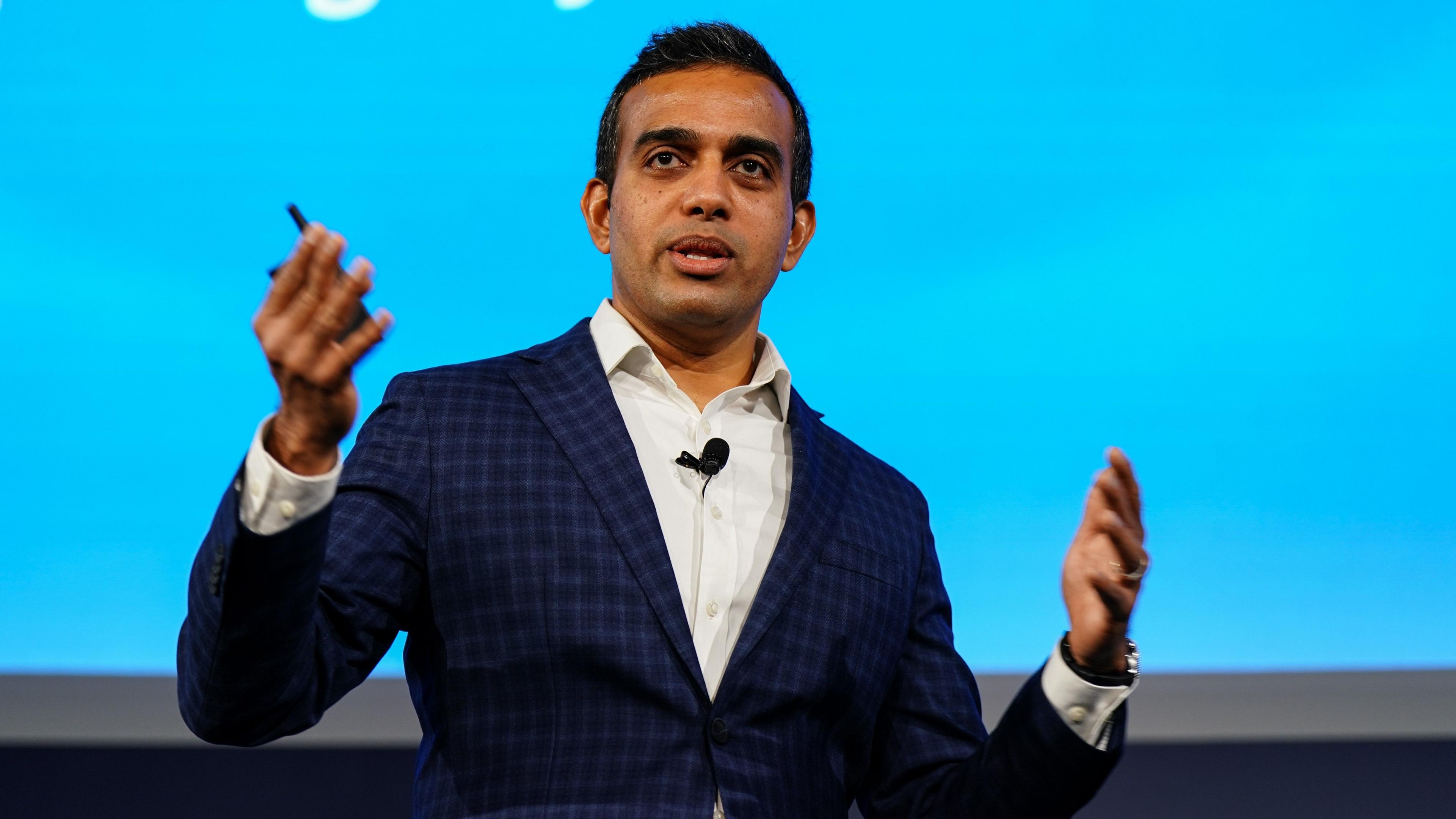 Prashanth Chandrasekar speaking on stage