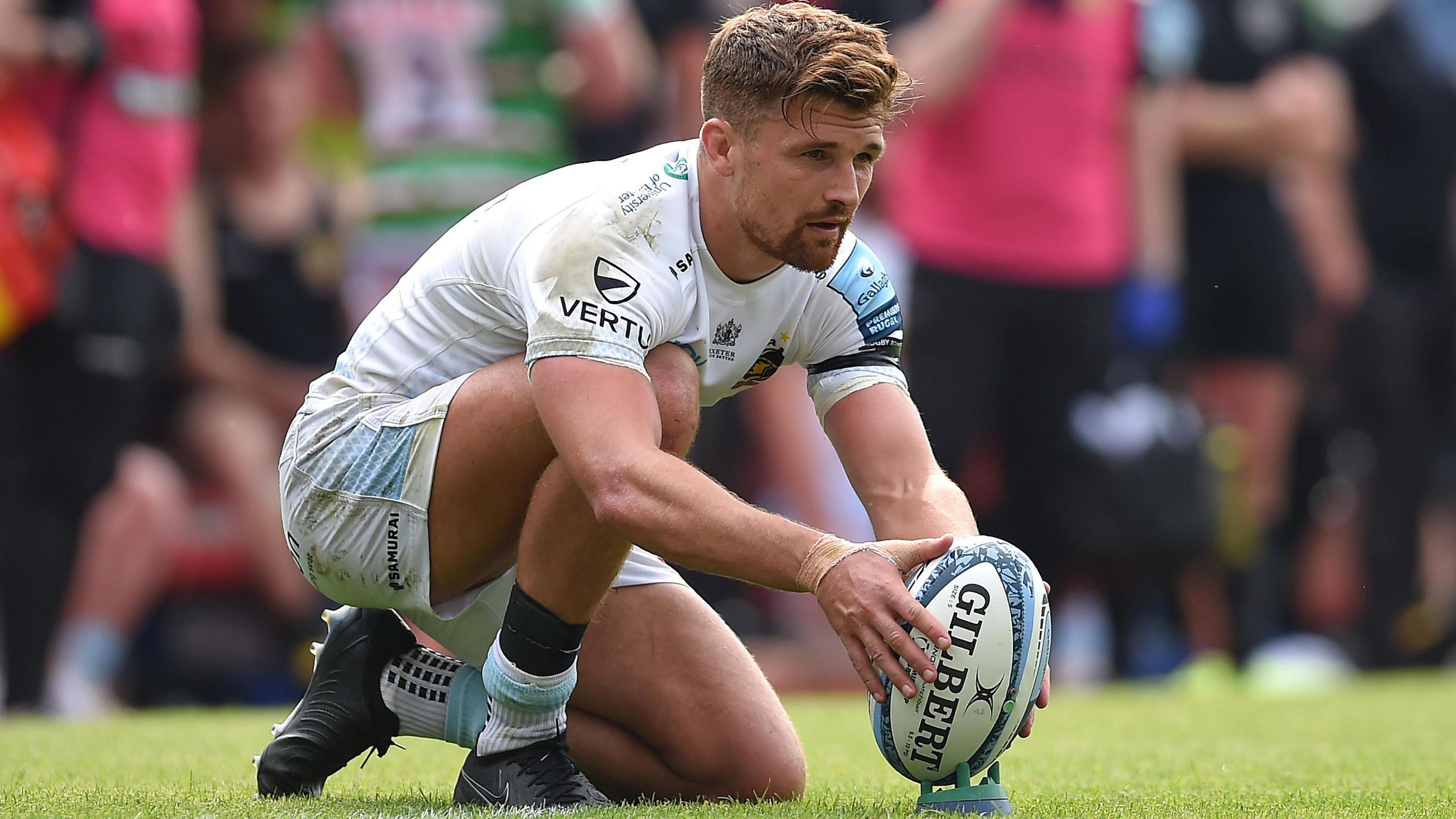 Henry Slade lines up a kick for Exeter