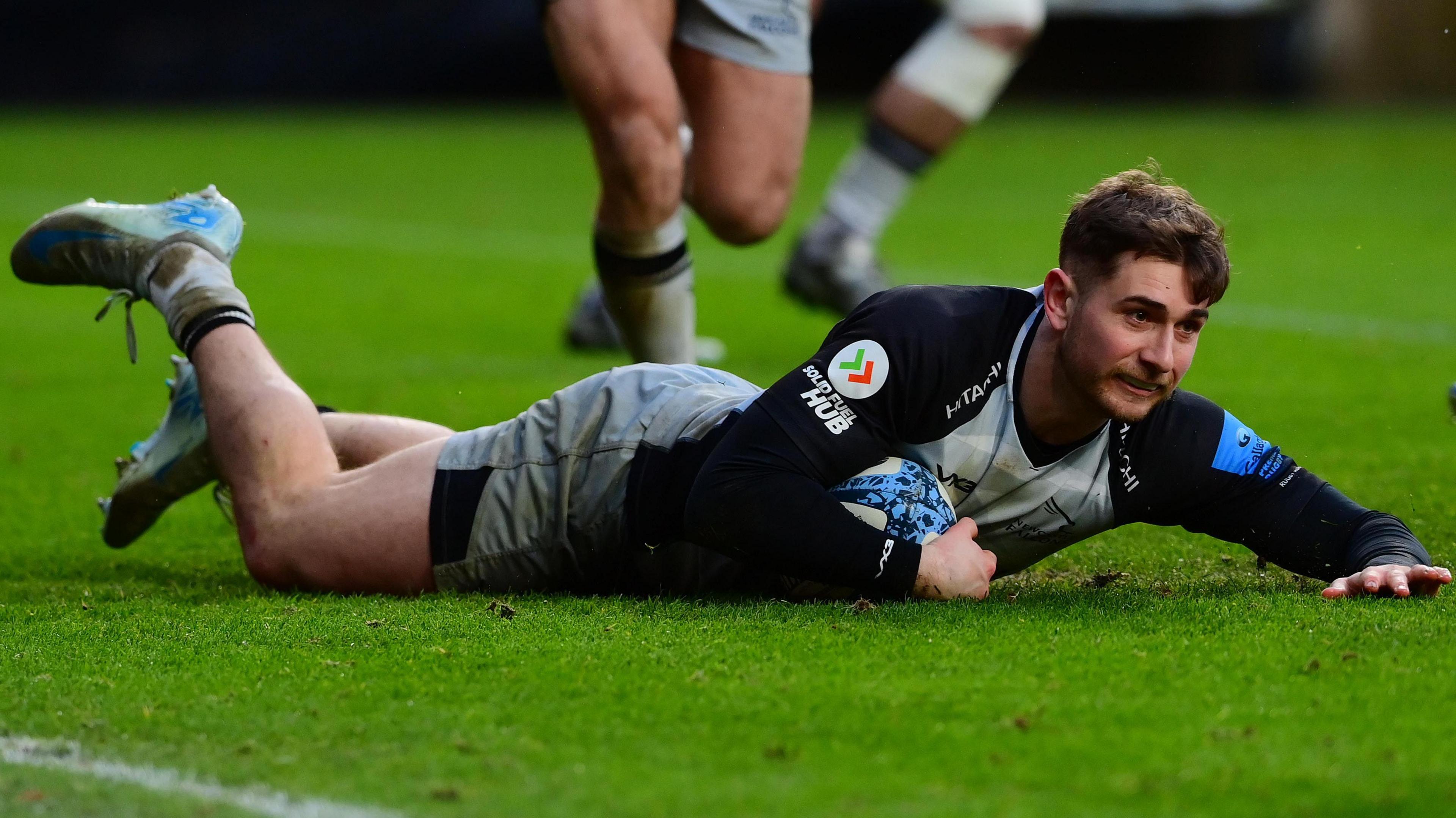 Ben Stevenson scoring a try for Newcastle against Bristol Bears in January 2025