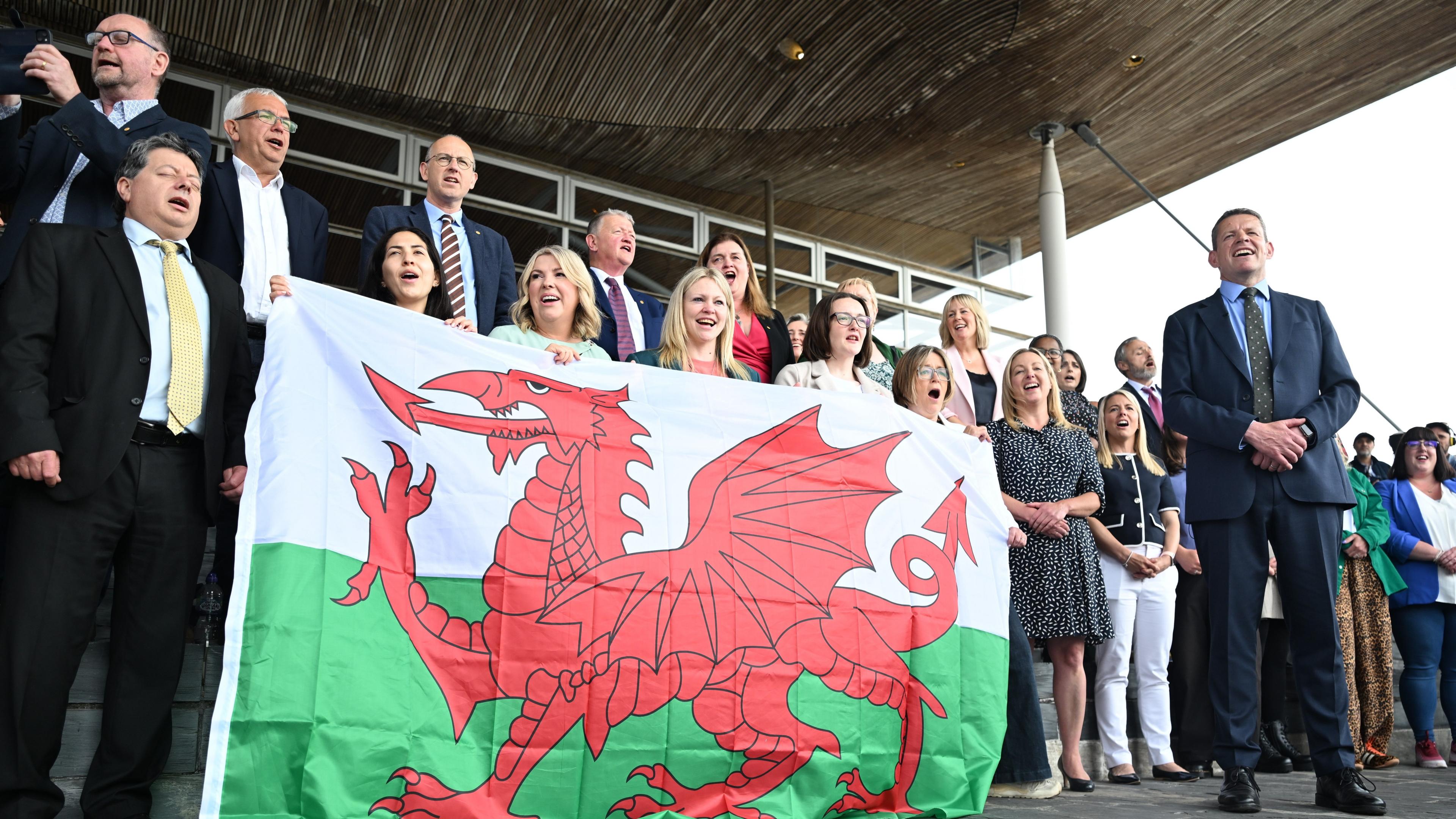 Rhun ap Iorwerth a'r ASau Plaid Cymru