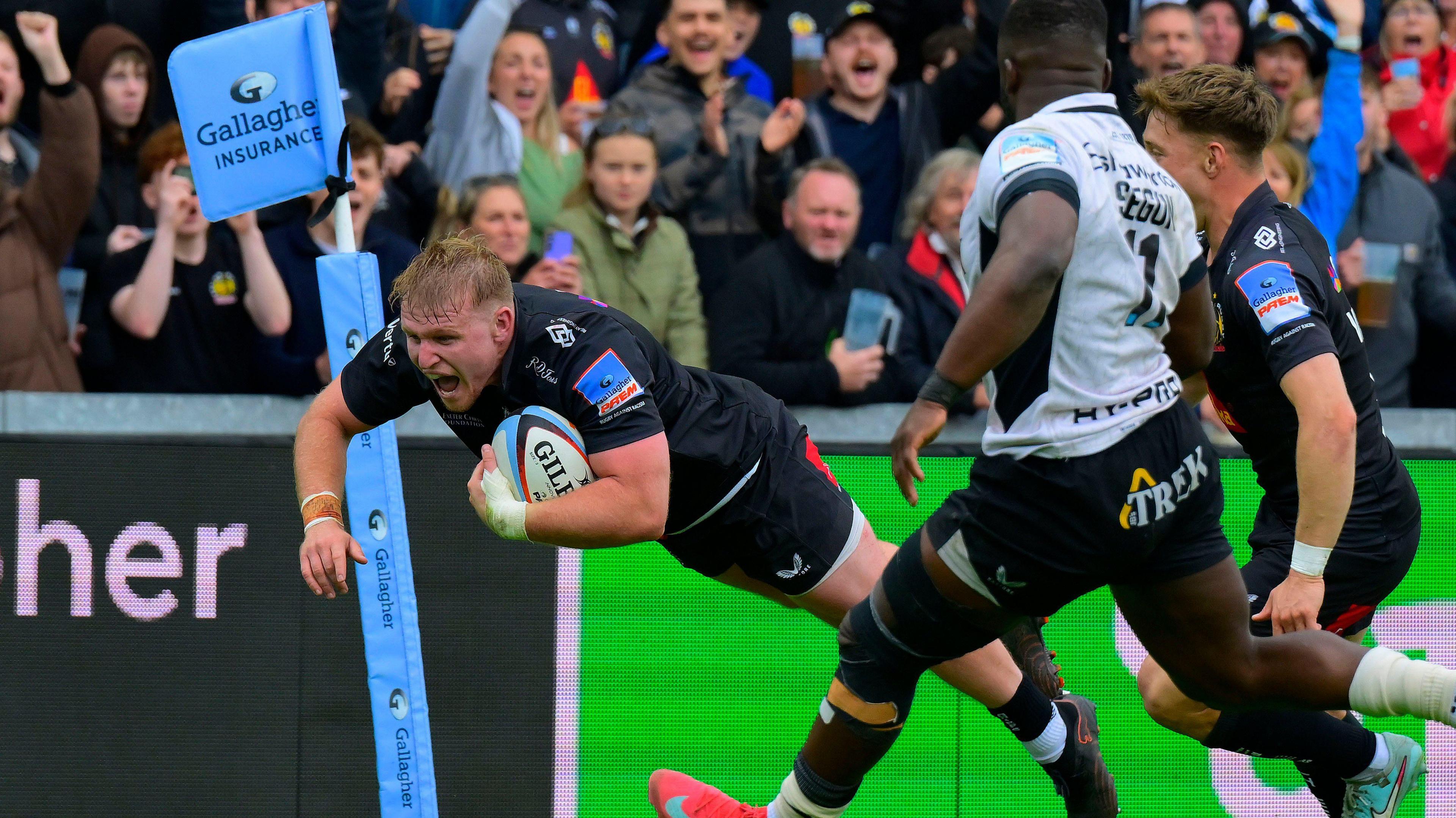 Max Norey scores for Exeter against Saracens