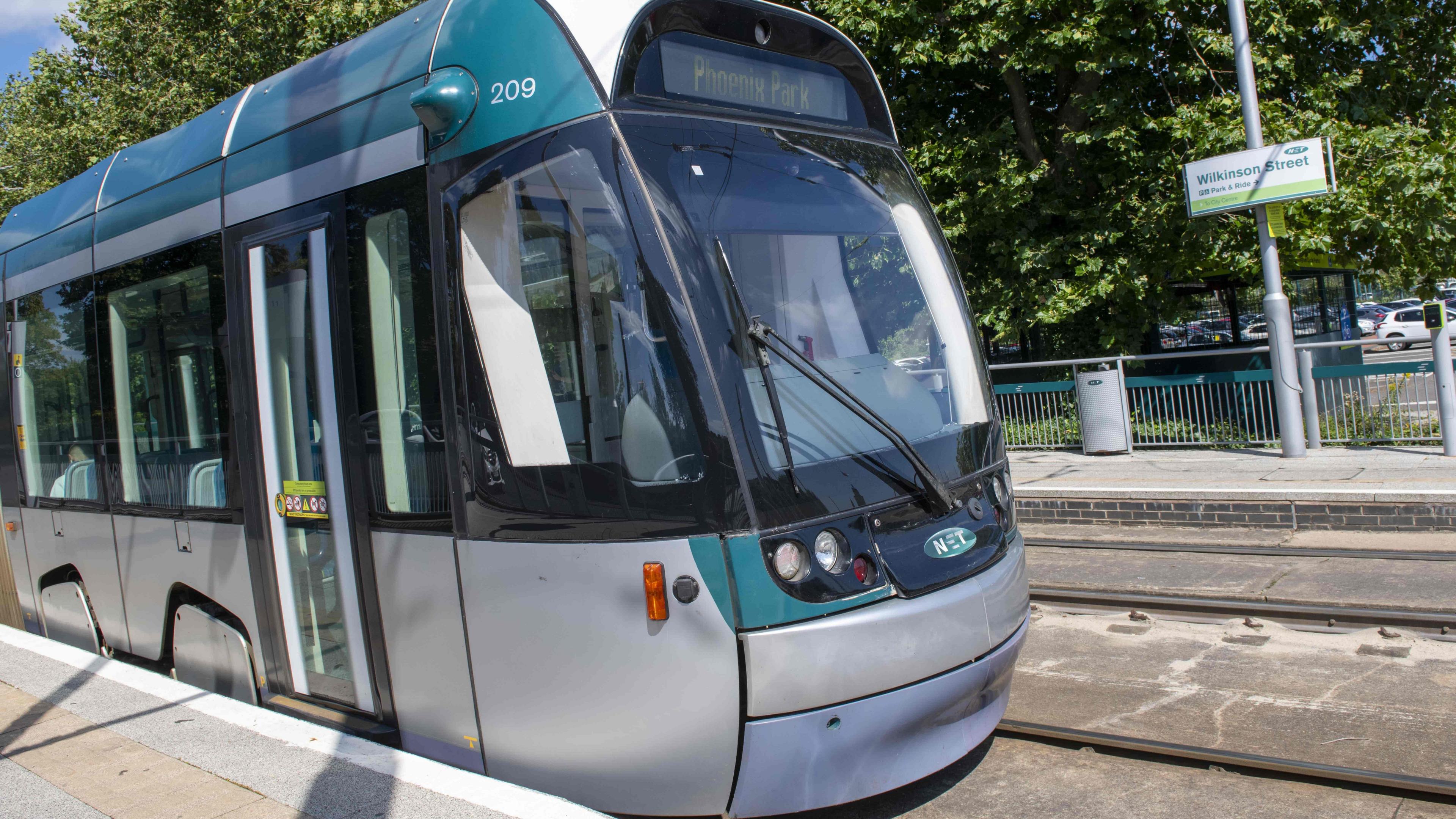 A Nottingham tram waiting at Wilkinson Street station