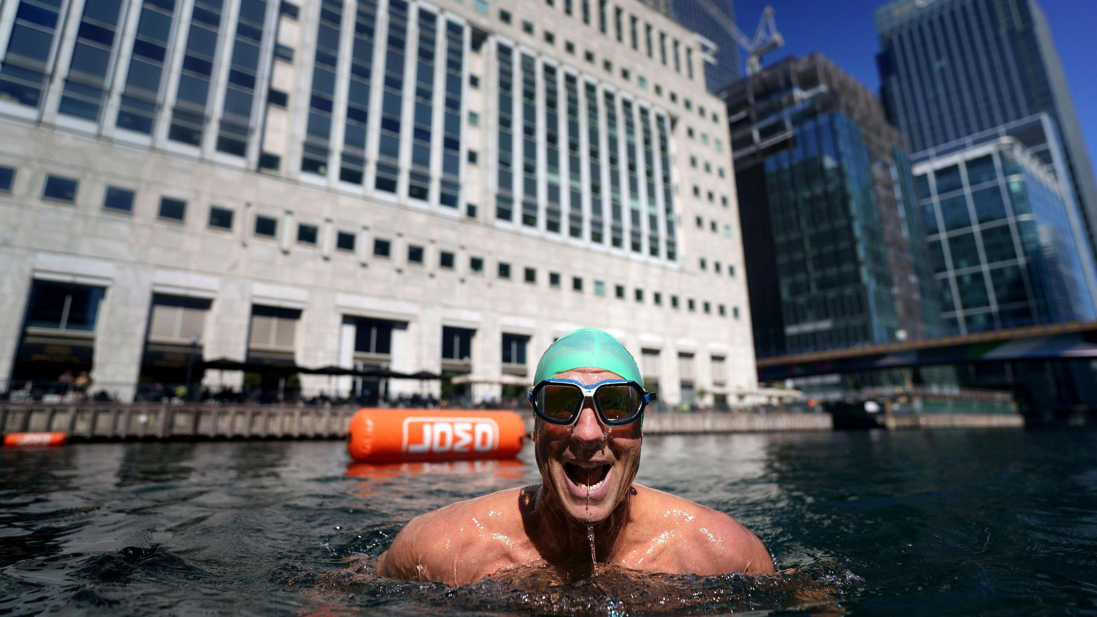 Canary Wharf Dock completely Clean To Swim In BBC News