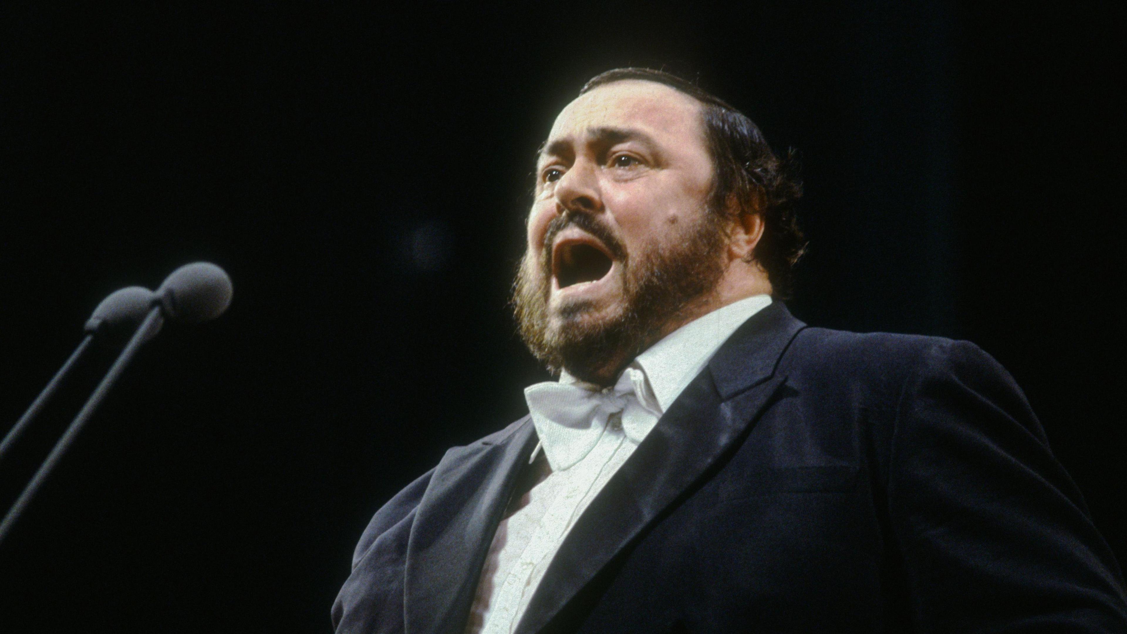 Italian tenor Luciano Pavarotti singing in Beijing, China, July 1986.