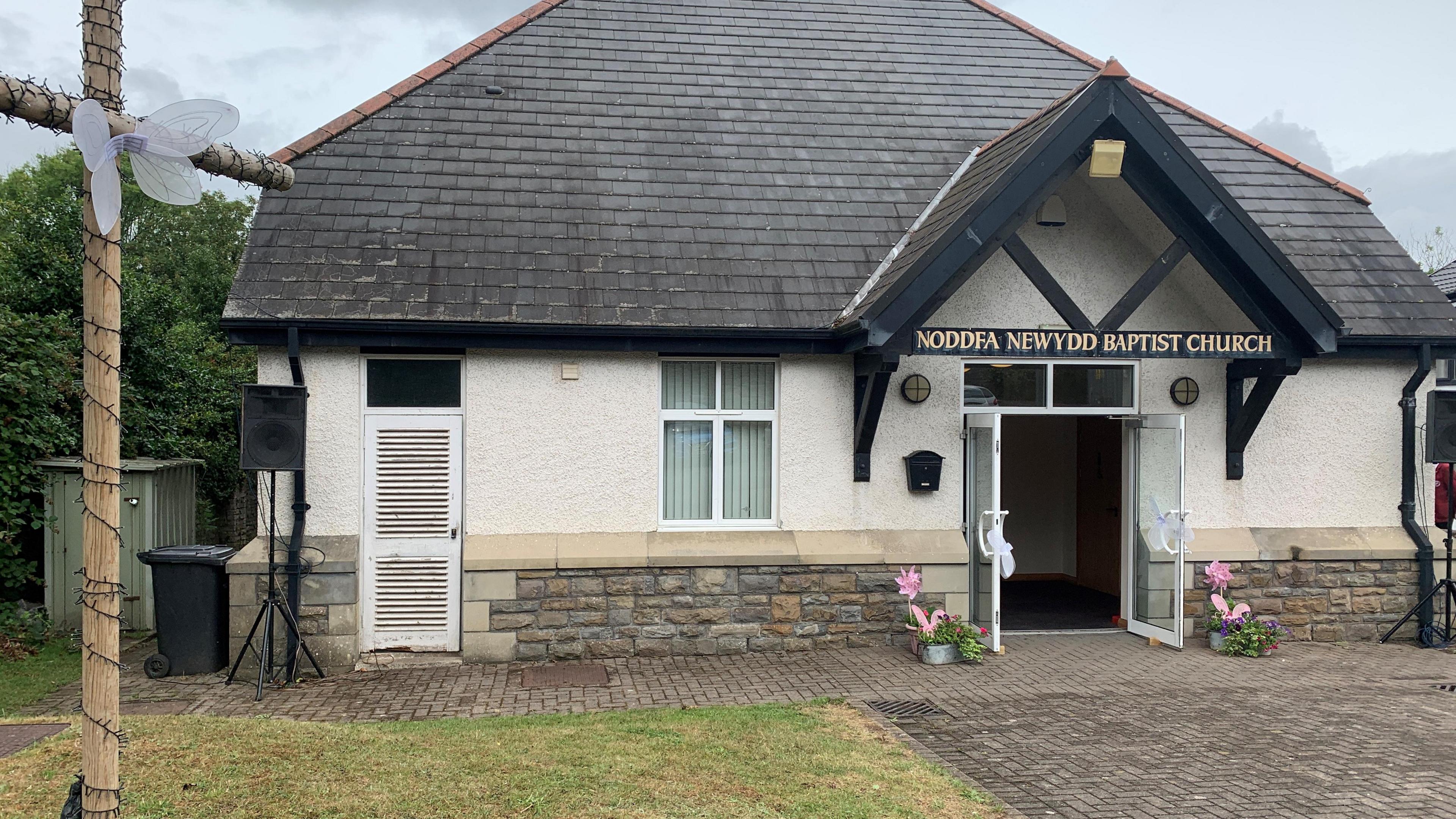 Noddfa Newydd Baptist Church