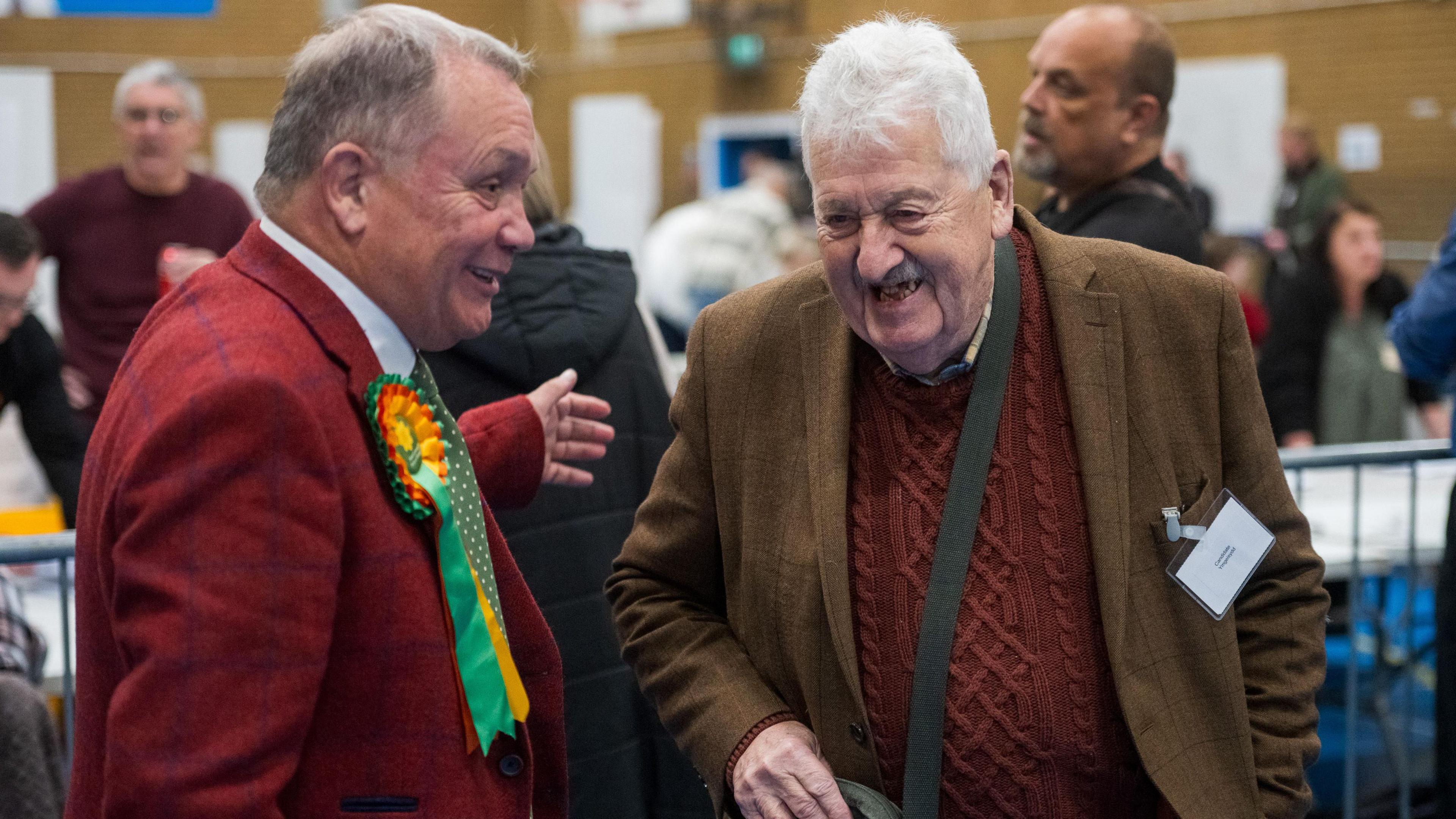 Lindsay Whittle (Plaid Cymru) a Gareth Hughes (Y Blaid Werdd)