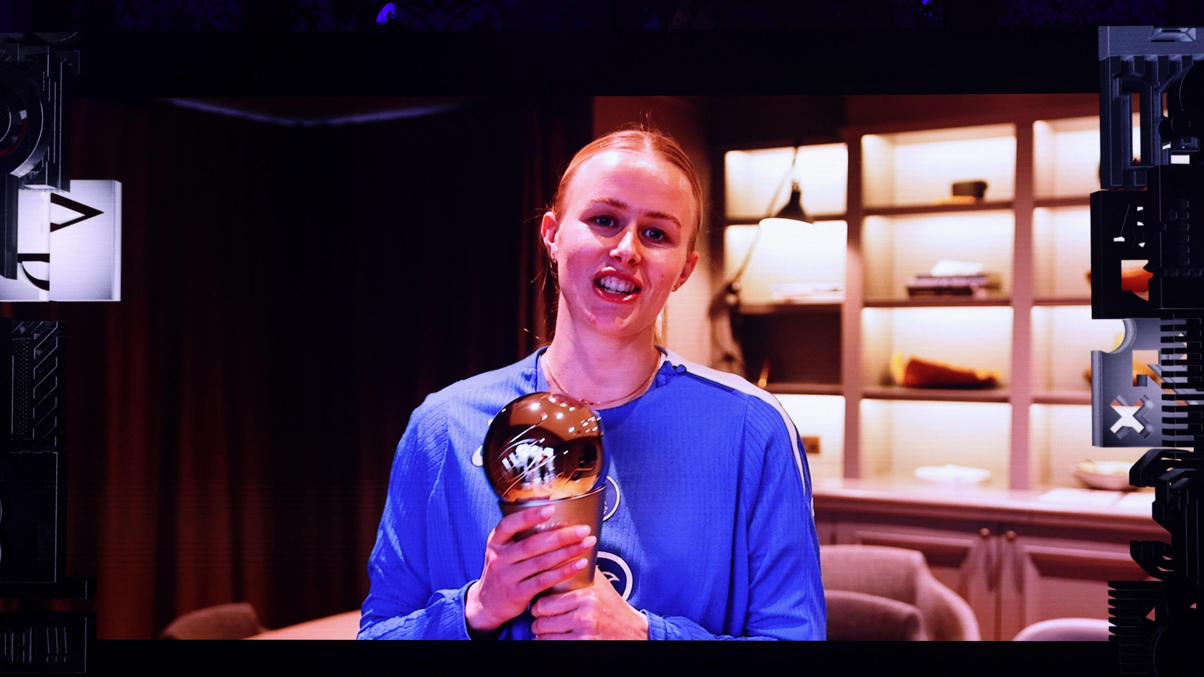 Hannah Hampton accepts Best Fifa goalkeeper award