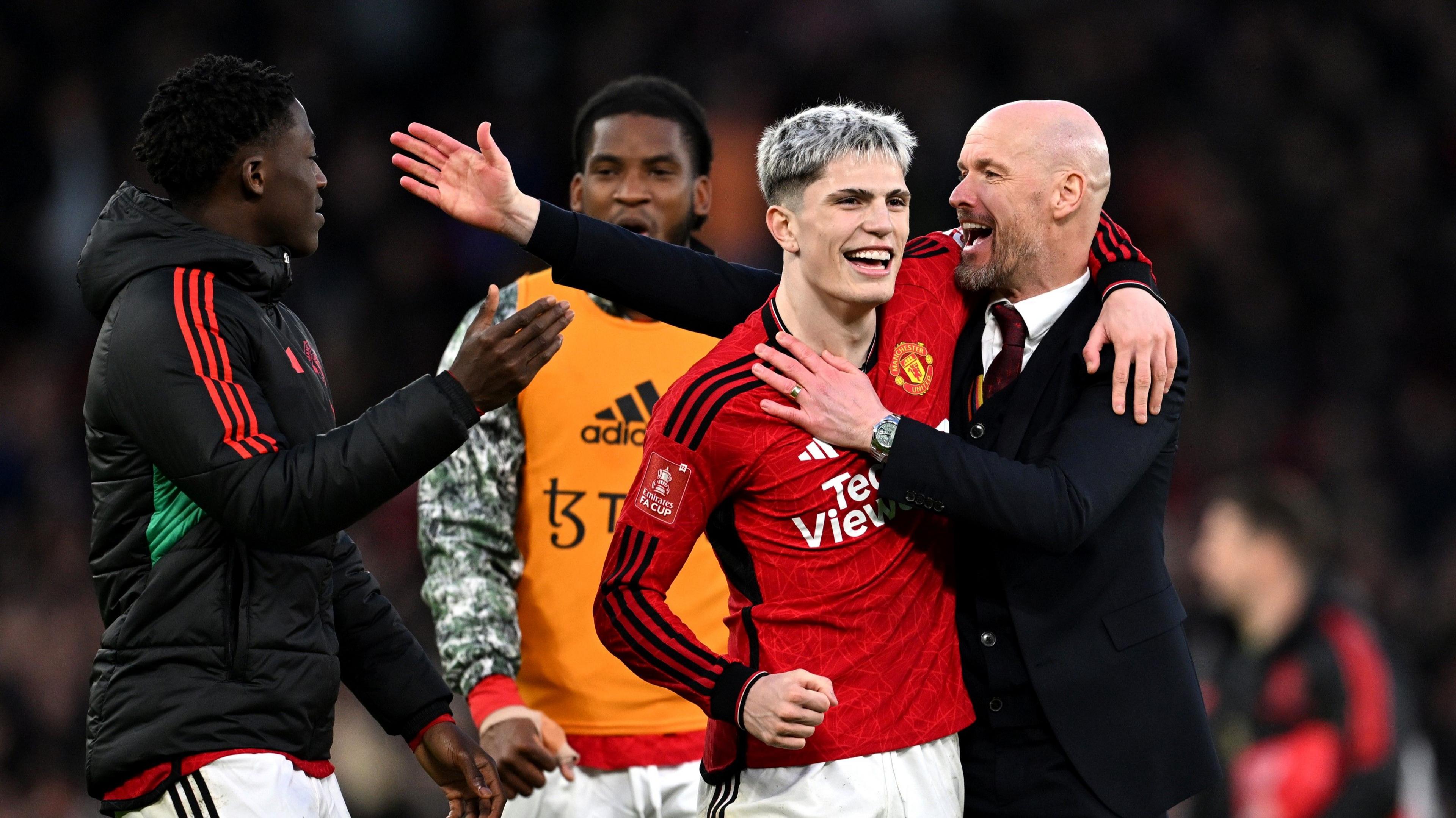 Erik ten Hag celebrates with the players 