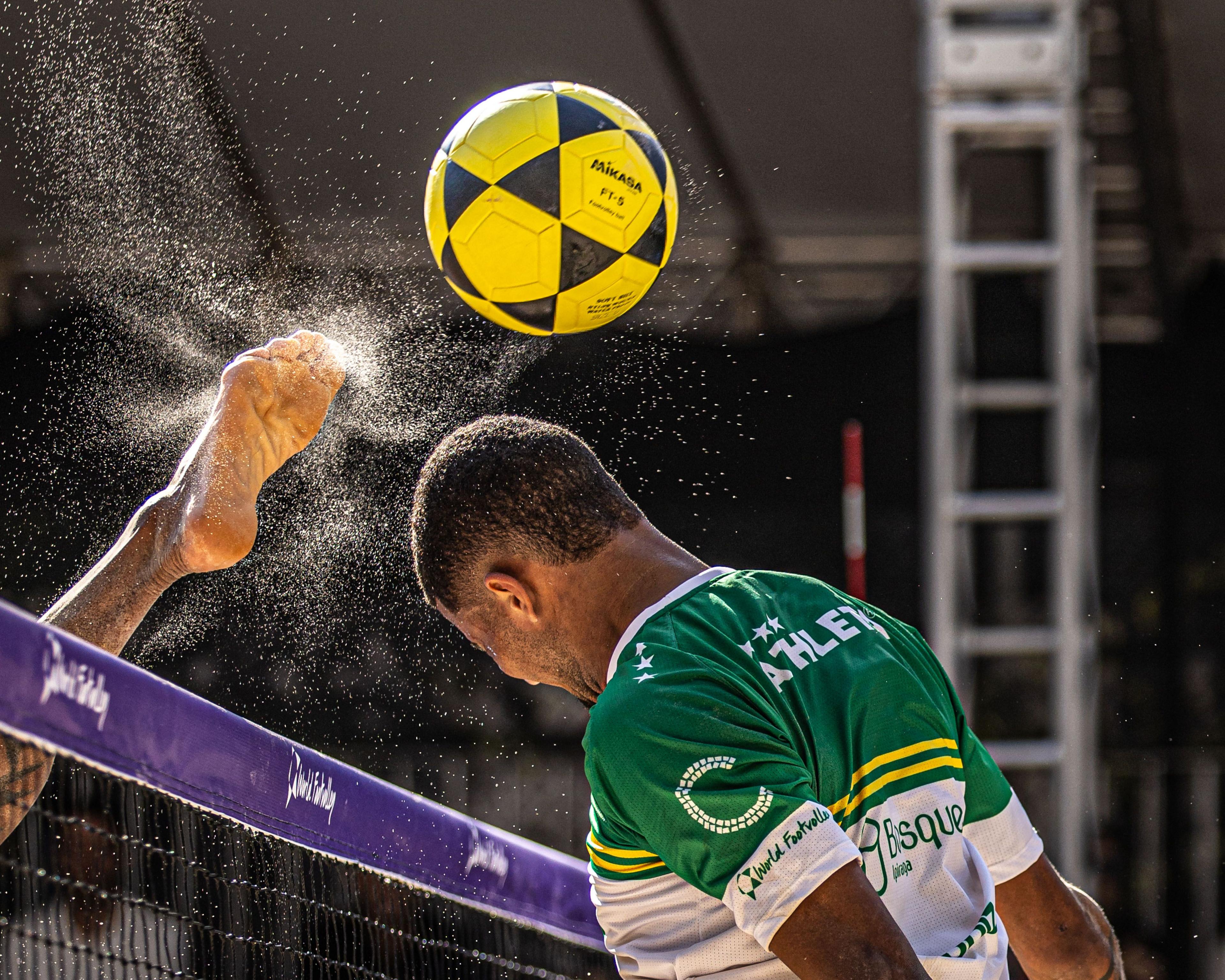 Moment of attack and defense at the World Footvolley Challenge in São Paulo, Brazil