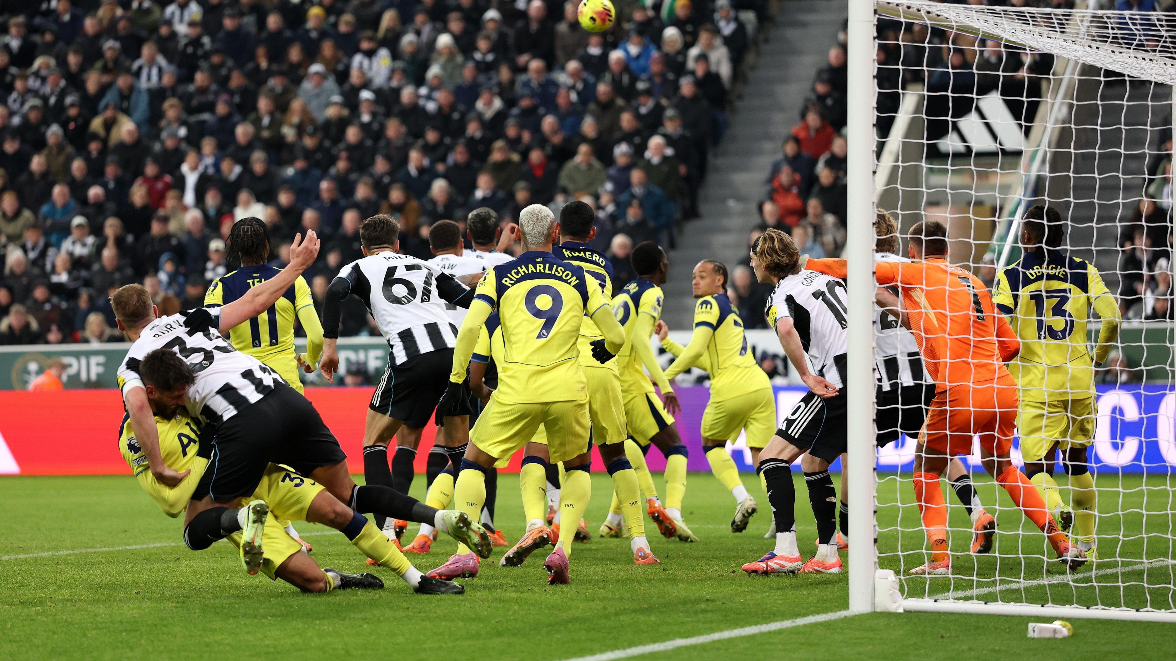Dan Burn and Rodrigo Bentancur penalty incident at St James' park