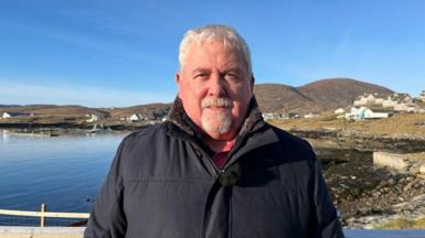 Eòin MacNèill, Barraigh