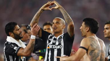 Atletico Mineiro's Deyverson celebrates with teammates after the Copa Libertadores semi-final 