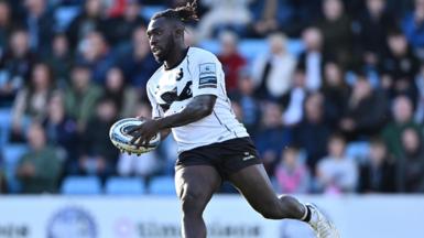 Gabriel Ibitoye in action for Bristol Bears