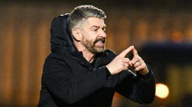 St Mirren manager Stephen Robinson
