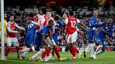 Arsenal attacking against Chelsea