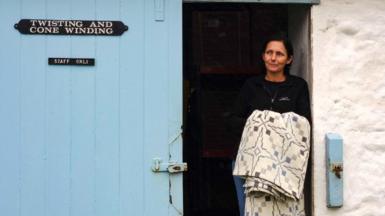 Cyfarwyddwr Melin Tregwynt Louise Clarke 