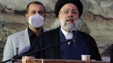 Iranian presidential candidate Ebrahim Raisi addresses supporters at an election rally in Eslamshahr, Iran (6 June 2021)