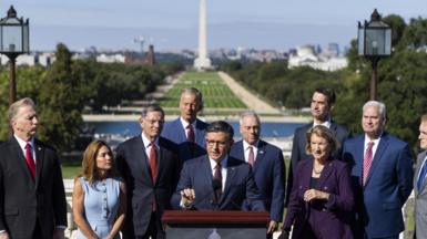 Republican leaders of the US House and Senate hold a news conference about the shutdown
