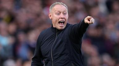 Steve Cooper, who has been sacked at Leicester manager, points and shouts instructions to his Foxes side this season. 