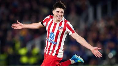 Julian Alvarez celebrates