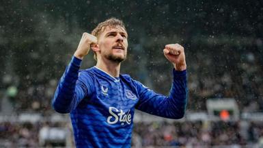Everton midfielder Kiernan Dewbury-Hall celebrates a goal in the 3-2 Premier League win at Newcastle United on 28 February 2026