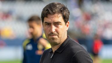 Liverpool manager Andoni Iraola looks on during a training session