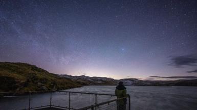 Rowenna Hoskins looking at the night sky