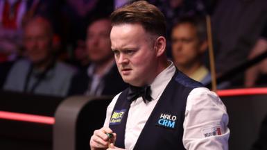 Shaun Murphy eyes a shot