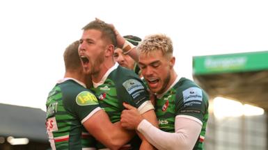 Leicester Tigers players celebrate Freddie Steward's try to put them ahead against Northampton Saints