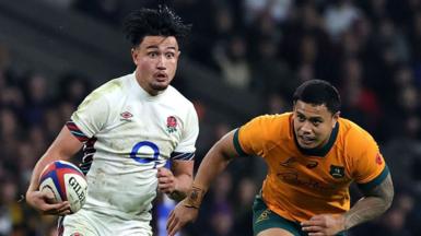 Marcus Smith runs with the ball against Australia