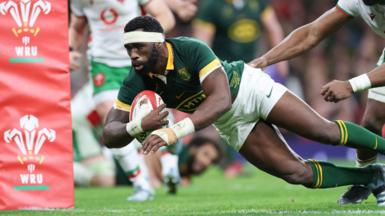 Siya Kolisi scores for South Africa