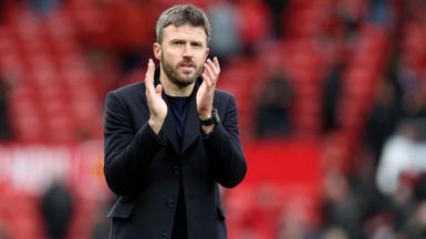 Michael Carrick claps