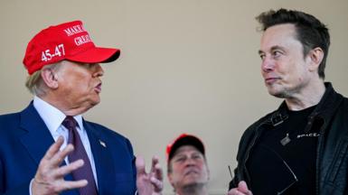 Elon Musk speaks with Donald Trump at a viewing of the launch of the sixth test flight of the SpaceX Starship rocket in Brownsville, Texas, on 19 November 2024.