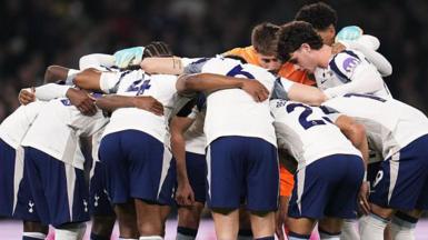 Tottenham players in a huddle