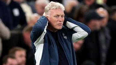 Everton boss David Moyes reacts during the Premier League match against Manchester City at Hill Dickinson Stadium