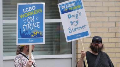  Day five of their historic, first-ever strike, LCBO workers be picket at the Yonge and Wellesley location in Toronto. July 9, 2024