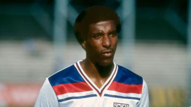 Viv Anderson in an England shirt in 1980.