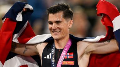 Jakob Ingebrigtsen celebrates after winning European 5,000m gold in Birmingham