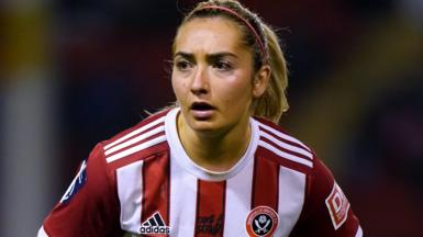 Maddy Cusack playing for Sheffield United