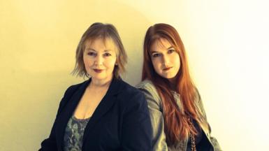Mary Hopkin a Jessica Lee Morgan
