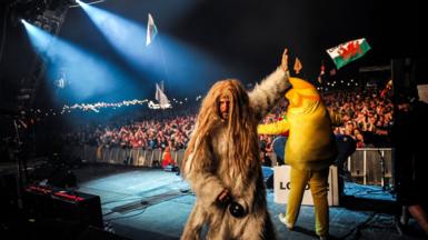 Super Furry Animals yn Glastonbury, 2015