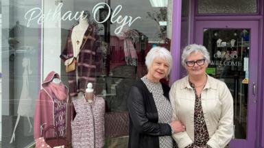Yvonne ac Olive 