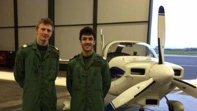 Dewi yn ystod ei ddyddiau'n hedfan awyrenau