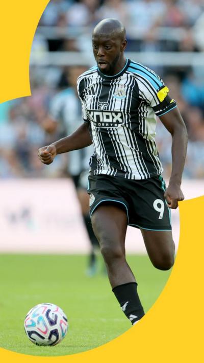 Yoane Wissa, running with the ball for Newcastle Utd