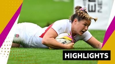 Jess Breach scores a try