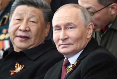  President of Russia Vladimir Putin (R) and President of China Xi Jinping (L)